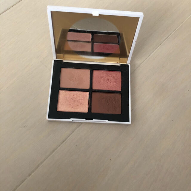 Nars クワッドアイシャドー　00122