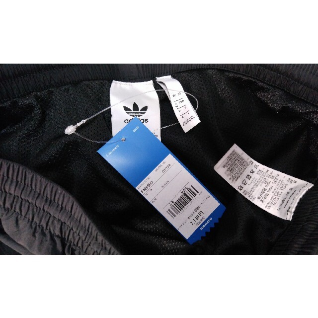adidas(アディダス)の新品 M adidas orignals  ハーフパンツ トレフォイル 黒 メンズのパンツ(ショートパンツ)の商品写真