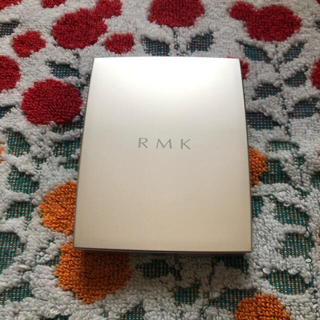 RMK(アールエムケー)のRMK  シルクフィットフェイスパウダー  01 コスメ/美容のベースメイク/化粧品(フェイスパウダー)の商品写真