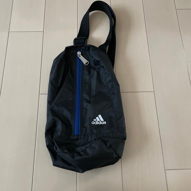 adidas(アディダス)のアディダス　斜め掛けバッグ　キッズ　美品　ボディバッグ？ キッズ/ベビー/マタニティのこども用バッグ(その他)の商品写真