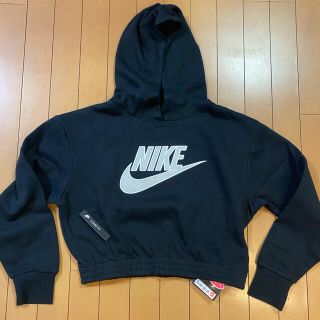 ナイキ(NIKE)の新品未使用タグパーツ付定価8800円NIKEナイキショート丈パーカーSヘソ出し(ヨガ)