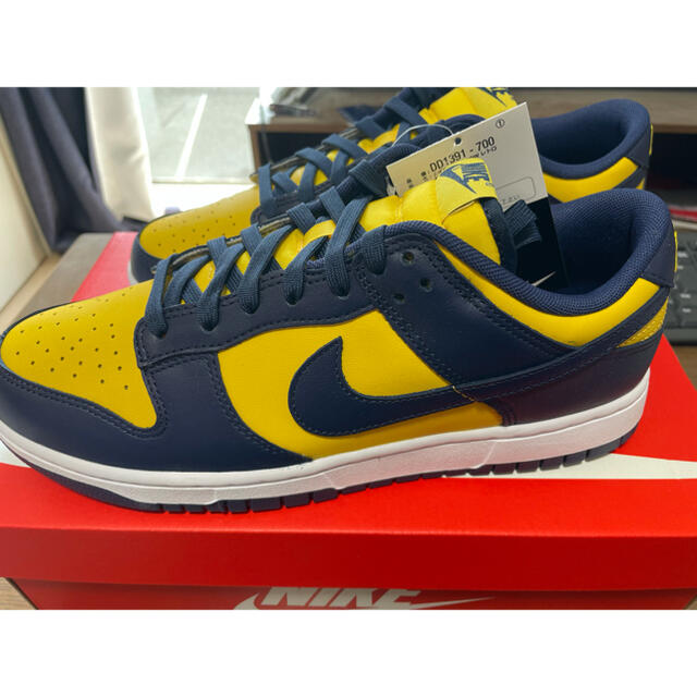 NIKE(ナイキ)のNIKE DUNK LOW "MICHIGAN" メンズの靴/シューズ(スニーカー)の商品写真