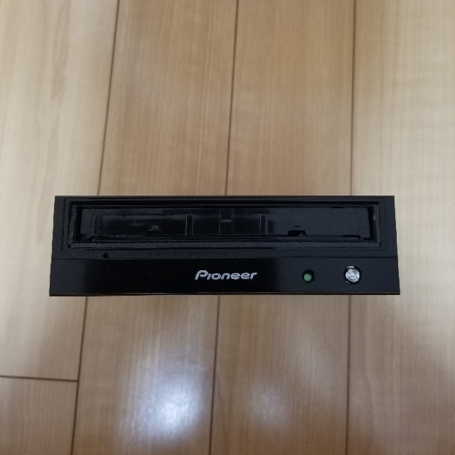 Pioneer(パイオニア)のPioneer　BD/DVD/CDライター　BDR-06J スマホ/家電/カメラのPC/タブレット(PCパーツ)の商品写真