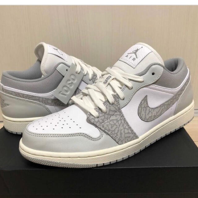 Jordan 1low ②