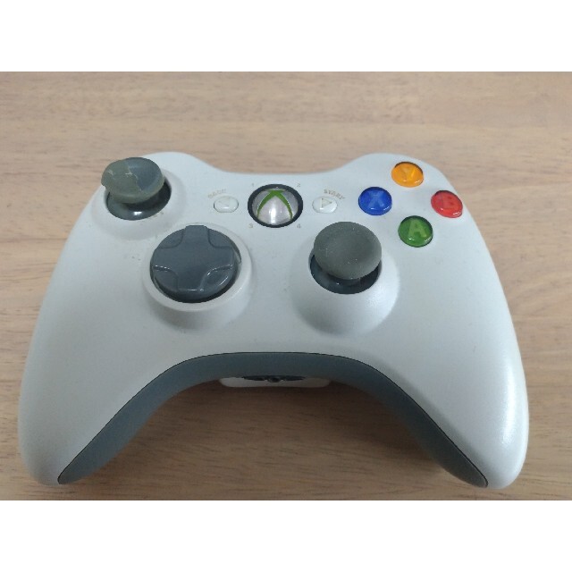 Xbox360(エックスボックス360)のxbox360コントローラー エンタメ/ホビーのゲームソフト/ゲーム機本体(家庭用ゲーム機本体)の商品写真