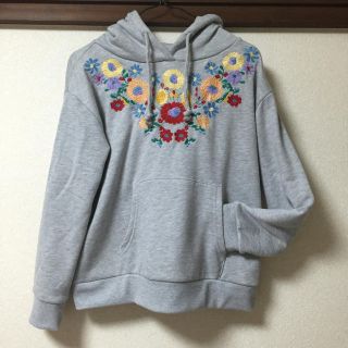 パラビオン(Par Avion)のパラビオン 刺繍 トレーナー(トレーナー/スウェット)