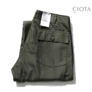 コモリ(COMOLI)のsize 4 ciota スビンコットン バックサテン ベイカーパンツ 21ss(ワークパンツ/カーゴパンツ)