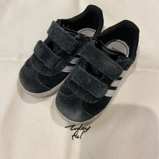 アディダス(adidas)のadidas キッズ　靴　黒(スニーカー)