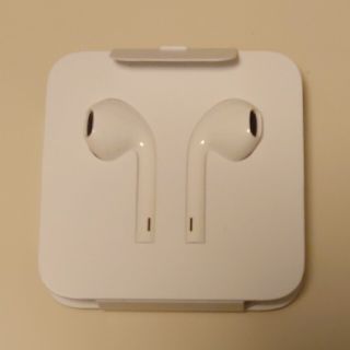 アップル(Apple)のEar Podsイヤーポッヅ　（アップル純正）(ヘッドフォン/イヤフォン)