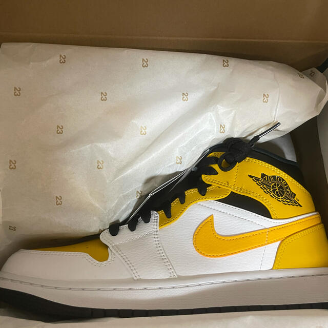 新品　AIR JORDAN 1MID UNIVERSITY GOLD-BLACK