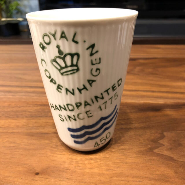 ROYAL COPENHAGEN(ロイヤルコペンハーゲン)のロイヤルコペンハーゲン ペアカップ 新品未使用 インテリア/住まい/日用品のキッチン/食器(グラス/カップ)の商品写真