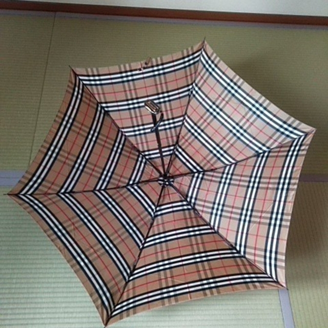 BURBERRY(バーバリー)のバーバリー 折りたたみ雨傘 レディースのファッション小物(傘)の商品写真