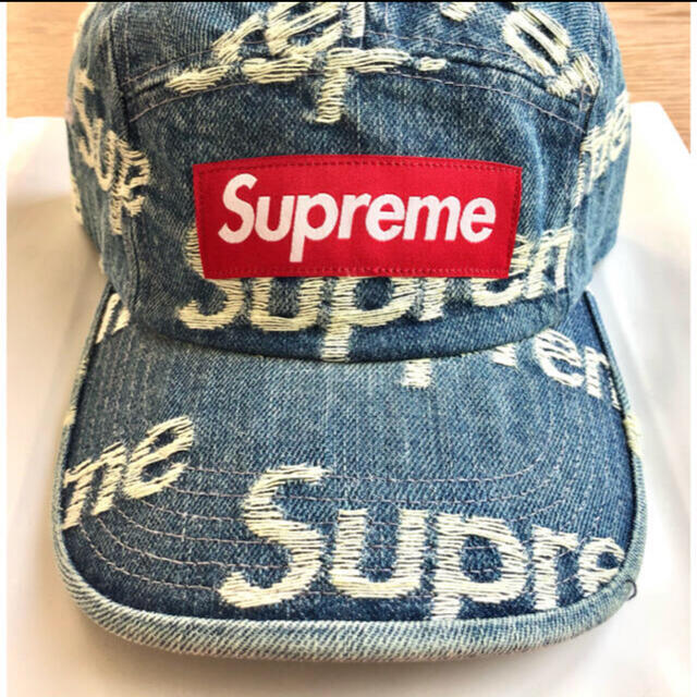 Supreme(シュプリーム)のSupreme Frayed Logos Denim Camp Cap メンズの帽子(キャップ)の商品写真