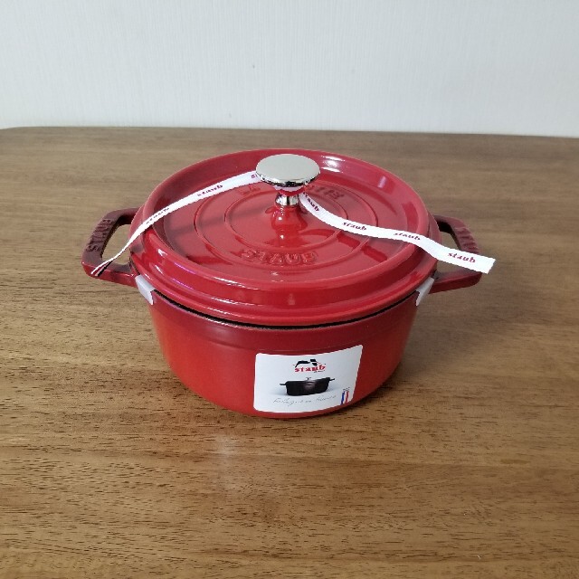 ピコ staub ココット　ラウンド　18cm チェリー83重量約294kg備考