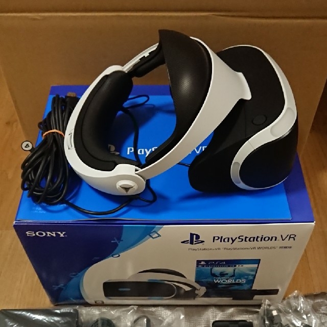 PlayStation VR(プレイステーションヴィーアール)のPlayStation VR “PlayStation VR WORLDS” 同 エンタメ/ホビーのゲームソフト/ゲーム機本体(その他)の商品写真