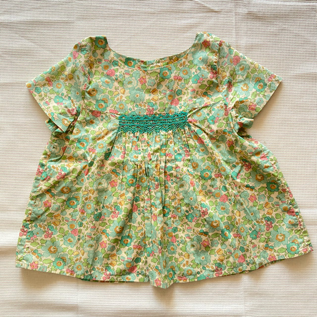 Bonpoint(ボンポワン)のBonpoint ボンポワン　6Ａリバティブラウス キッズ/ベビー/マタニティのキッズ服女の子用(90cm~)(ブラウス)の商品写真