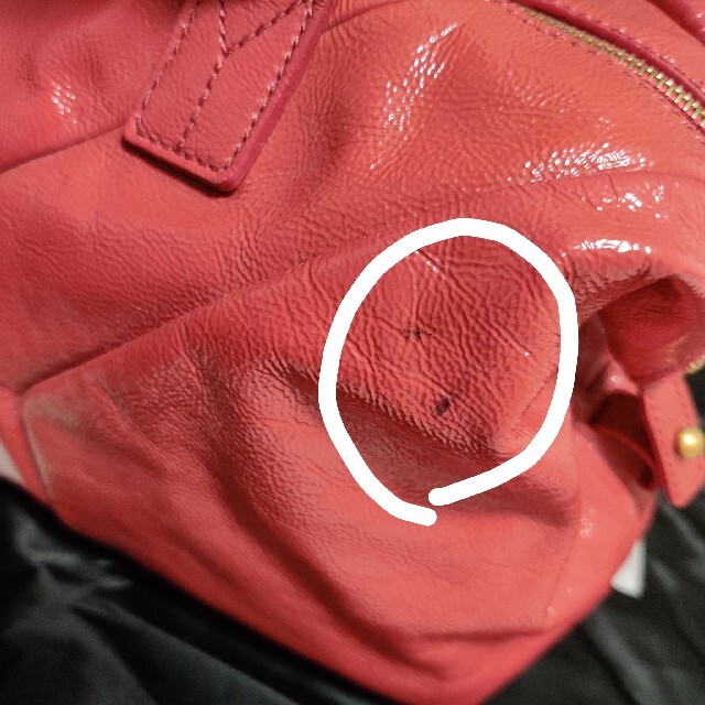 Saint Laurent(サンローラン)の【Yves Saint Laurent】イージーバッグ ボストンバッグ エナメル レディースのバッグ(ハンドバッグ)の商品写真