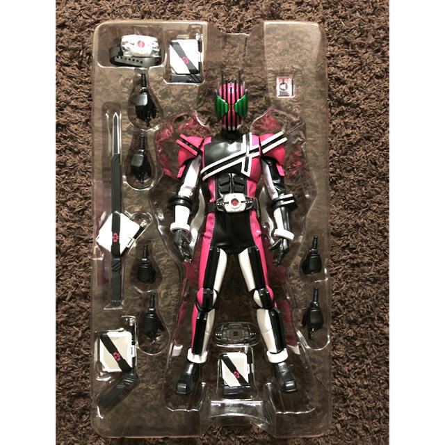 MEDICOM TOY(メディコムトイ)のメディコム RAH PBM 仮面ライダーディケイド 破損有 エンタメ/ホビーのフィギュア(特撮)の商品写真