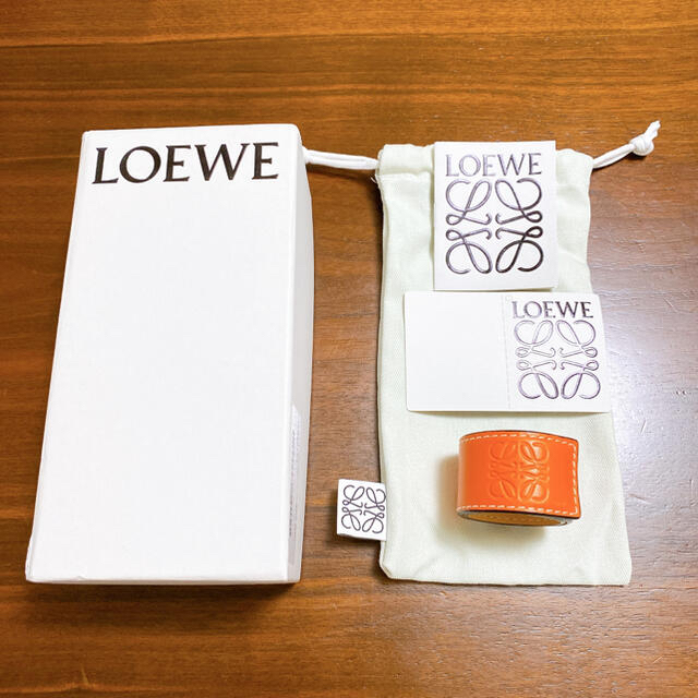 LOEWE(ロエベ)のLOEWE ブレスレット レザースナップブレスレット オレンジ レディースのアクセサリー(ブレスレット/バングル)の商品写真