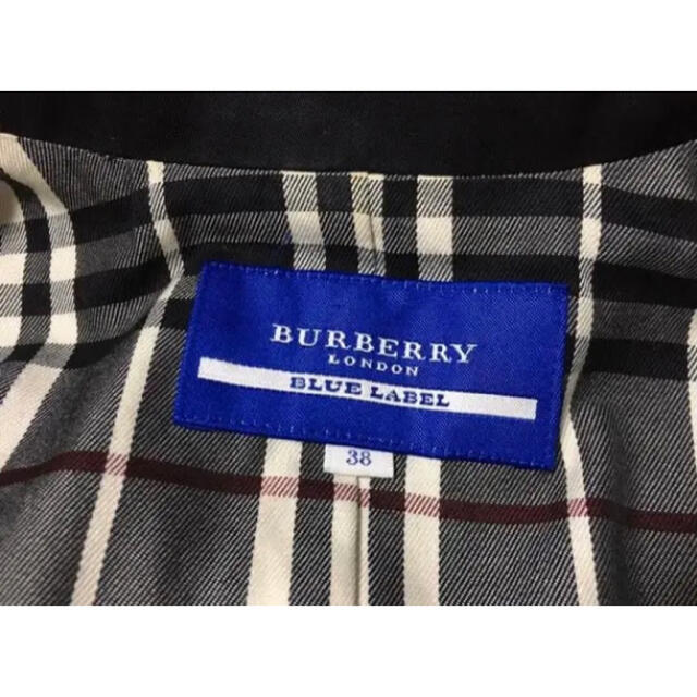 BURBERRY BLUE LABEL(バーバリーブルーレーベル)の廃番品　バーバリーブルーレーベル　ショートトレンチコート　ブラック　サイズM レディースのジャケット/アウター(トレンチコート)の商品写真