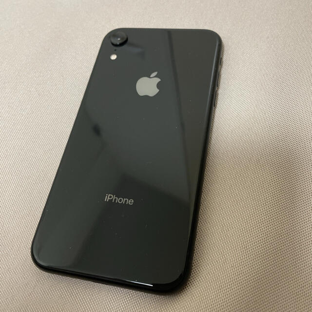 Apple(アップル)のiPhone XR 128GB ブラック SIMフリー 美品 付属品は新品未使用 スマホ/家電/カメラのスマートフォン/携帯電話(スマートフォン本体)の商品写真