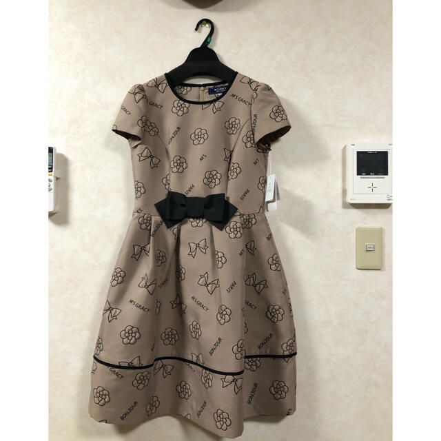 ネックイン M'S 期間限定。極美品☆完売エムズグレイシーワンピースの