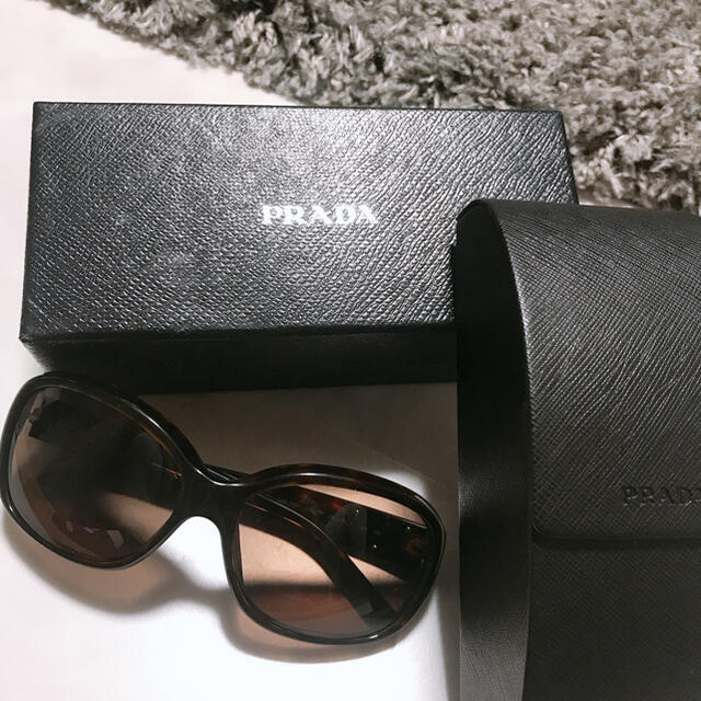 PRADA サングラス