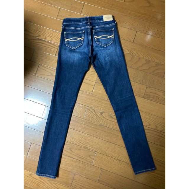 Abercrombie&Fitch(アバクロンビーアンドフィッチ)のスキニーデニム Abercrombie & Fitch アバクロ レディースのパンツ(デニム/ジーンズ)の商品写真