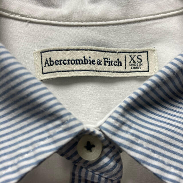 Abercrombie&Fitch(アバクロンビーアンドフィッチ)のストライプシャツ 白×ブルー系 Abercrombie & Fitch アバクロ レディースのトップス(シャツ/ブラウス(長袖/七分))の商品写真