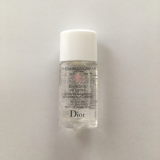 Dior(ディオール)のディオール Dior スノー ライト エッセンス ローション 化粧水 15ml コスメ/美容のスキンケア/基礎化粧品(化粧水/ローション)の商品写真