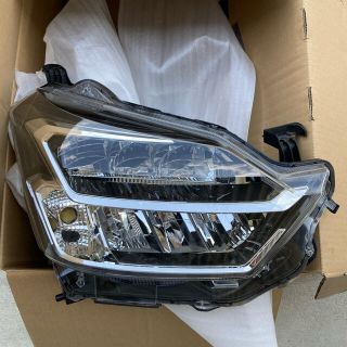 ダイハツ ミライース 右側 ヘッドライト-cattoeng.com.br