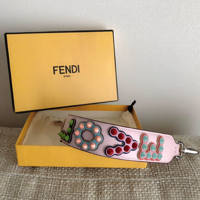 FENDI(フェンディ)の【FENDI】ミニ ストラップユー  レディースのファッション小物(その他)の商品写真