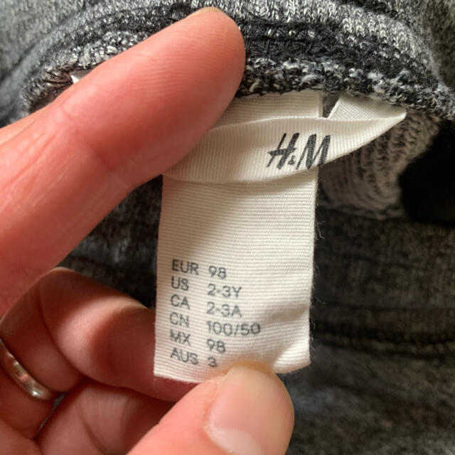 GAP Kids(ギャップキッズ)の【更に値下げ】まとめ売り　GAPとH&M ハーフパンツ　3枚セット キッズ/ベビー/マタニティのキッズ服男の子用(90cm~)(パンツ/スパッツ)の商品写真