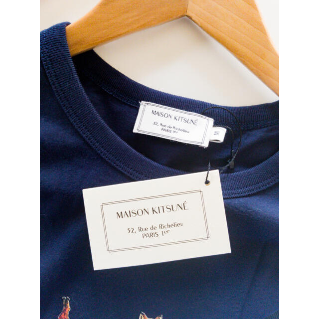MAISON KITSUNE'(メゾンキツネ)のMAISON KITSUNE Tシャツ YOGA FOX PRINT レディースのトップス(Tシャツ(半袖/袖なし))の商品写真