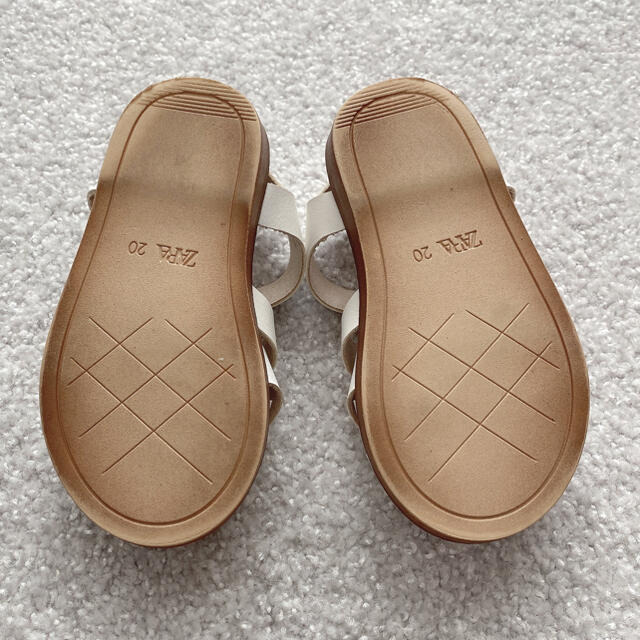 ZARA KIDS(ザラキッズ)のZARA ストラップサンダル ホワイト12.5cm キッズ/ベビー/マタニティのベビー靴/シューズ(~14cm)(サンダル)の商品写真