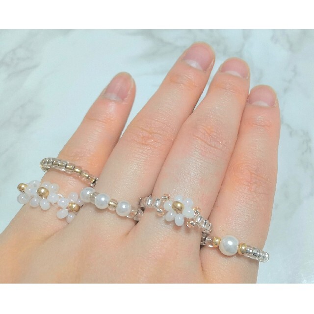 ＼ホワイトカラー♡／韓国風 ビーズリング 指輪 5点セット ハンドメイドのアクセサリー(リング)の商品写真