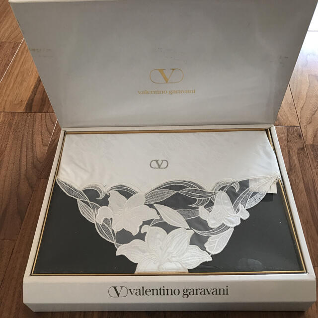 ☆新品☆valentino garavani☆ゴージャス花テーブルクロス☆