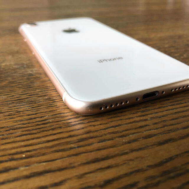 Apple(アップル)のiPhone8本体　64G　楽天モバイルで利用可能！ スマホ/家電/カメラのスマートフォン/携帯電話(スマートフォン本体)の商品写真