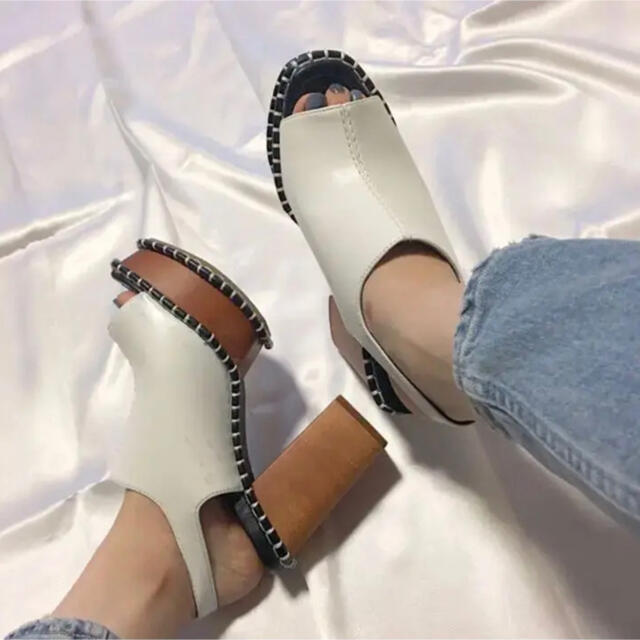 moussy - MOUSSY WOODEN SOLE SABOT ホワイトLの通販 by a-a-a｜マウジーならラクマ 限定品お得