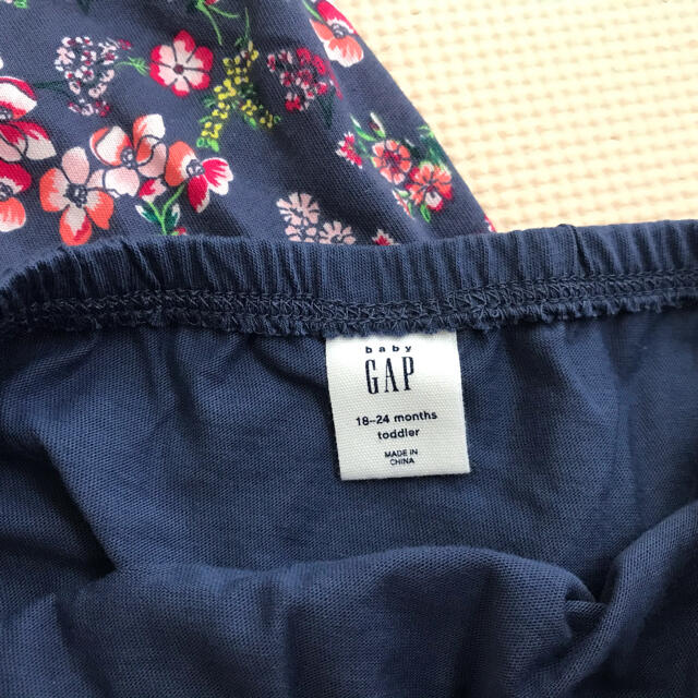 babyGAP(ベビーギャップ)の【新品未使用】baby GAP ギャップ　花柄キャミソールワンピ＆パンツセット　 キッズ/ベビー/マタニティのキッズ服女の子用(90cm~)(ワンピース)の商品写真