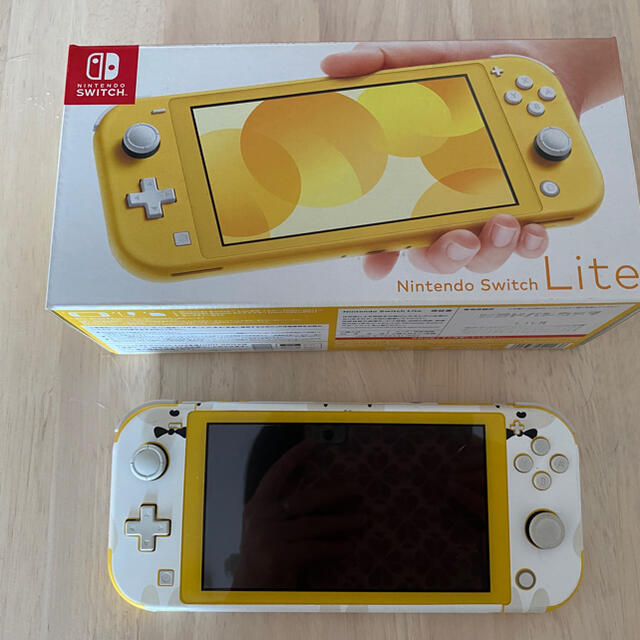 Nintendo Switch Lite イエロー　可愛いシール付き