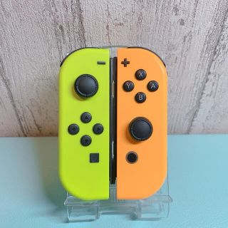 ニンテンドースイッチ(Nintendo Switch)のストラップありオレンジ イエロー Switch 左右セット ジョイコン(その他)