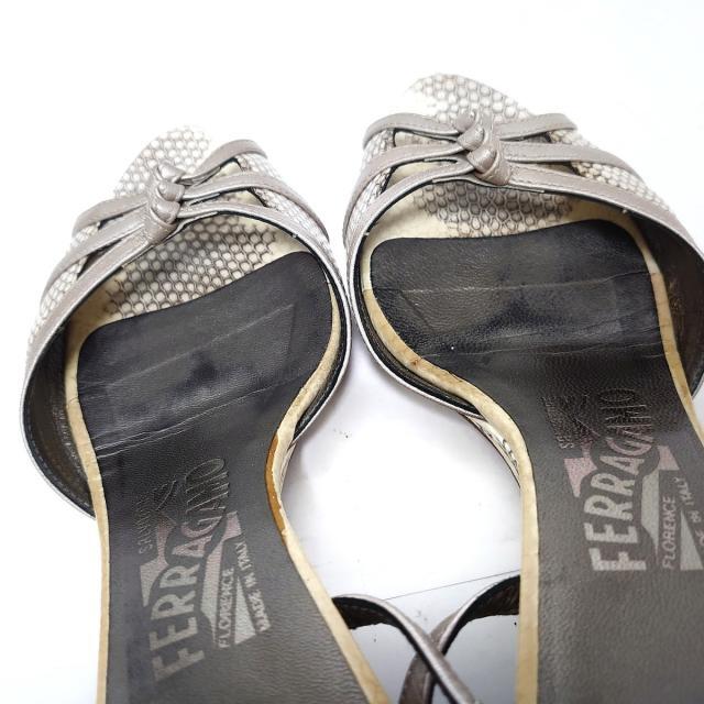 Salvatore Ferragamo(サルヴァトーレフェラガモ)のサルバトーレフェラガモ レディース - レディースの靴/シューズ(サンダル)の商品写真