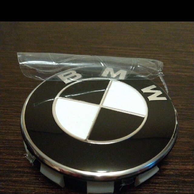 BMW(ビーエムダブリュー)のBMWホイールエンブレム 自動車/バイクの自動車(車外アクセサリ)の商品写真