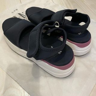 ザラキッズ(ZARA KIDS)のZARA 未使用　タグ付き　キッズ　サンダル　5/8値下げ(サンダル)