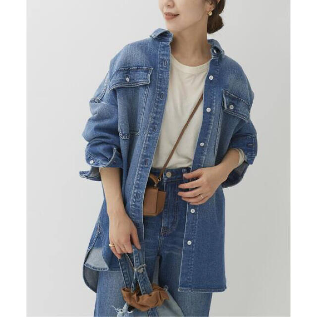 Plage(プラージュ)のヘルシーデニム　healthy denim【ビッグオーバー　デニムシャツ】 レディースのトップス(シャツ/ブラウス(長袖/七分))の商品写真