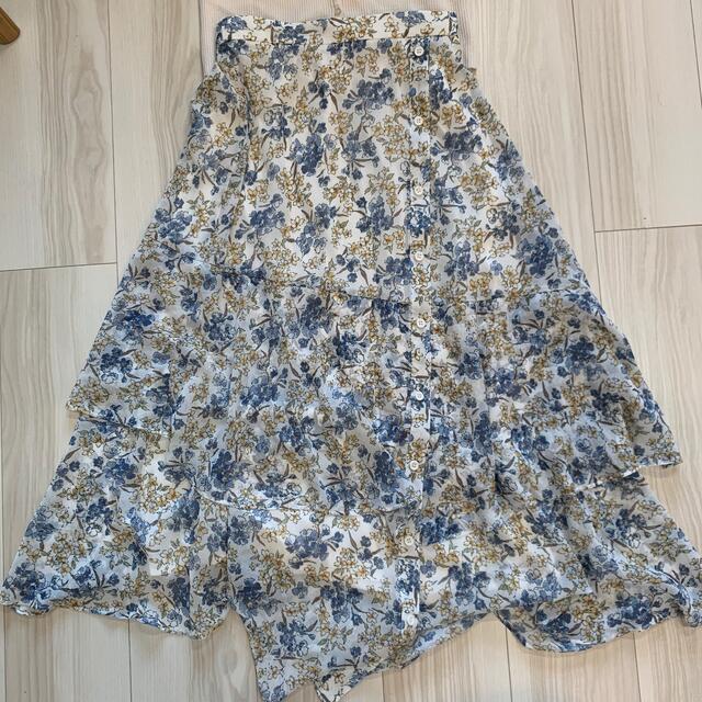 ZARA(ザラ)のECLIN 花柄スカート レディースのスカート(ロングスカート)の商品写真