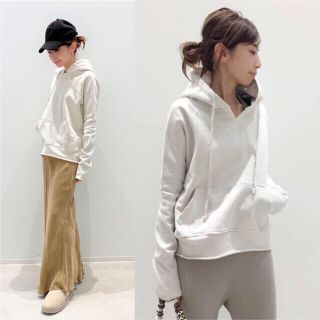 アパルトモンドゥーズィエムクラス(L'Appartement DEUXIEME CLASSE)のL'Appartement NILI LOTAN HOODIE  36 ホワイト(パーカー)