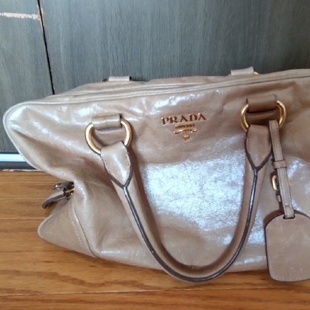 PRADA(プラダ)のPRADA ハンド バック 革タグ 正規品 レディースのバッグ(ハンドバッグ)の商品写真
