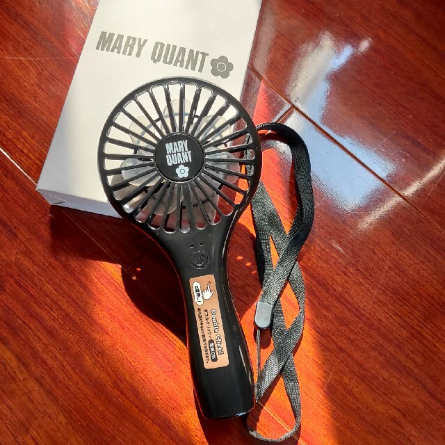 MARY QUANT(マリークワント)のMARY QUANT/ハンディファン(リチウム電池内蔵) スマホ/家電/カメラの冷暖房/空調(扇風機)の商品写真